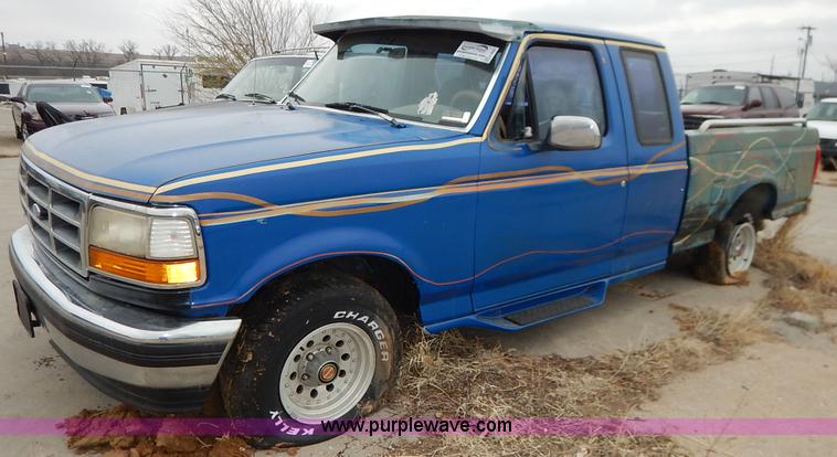 image for item K8922 1993 Ford F150 XL SuperCab pickup truck