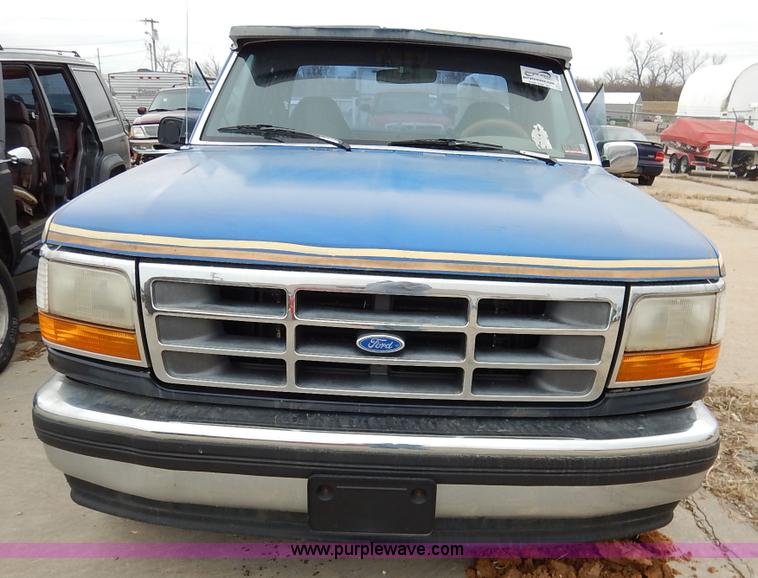 image for item K8922 1993 Ford F150 XL SuperCab pickup truck