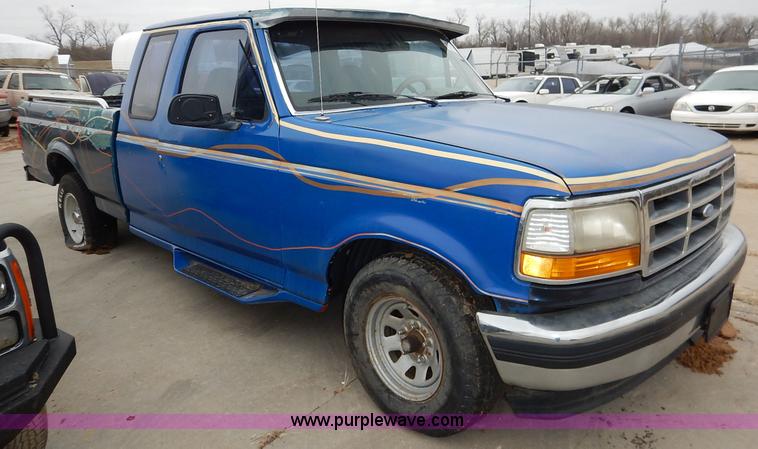 image for item K8922 1993 Ford F150 XL SuperCab pickup truck