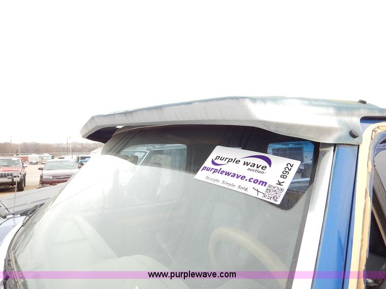 image for item K8922 1993 Ford F150 XL SuperCab pickup truck