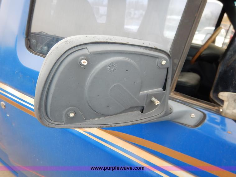 image for item K8922 1993 Ford F150 XL SuperCab pickup truck