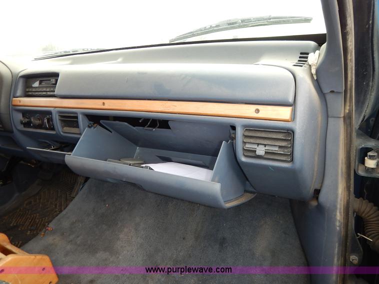 image for item K8922 1993 Ford F150 XL SuperCab pickup truck