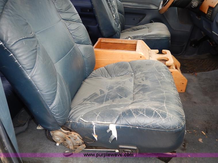 image for item K8922 1993 Ford F150 XL SuperCab pickup truck