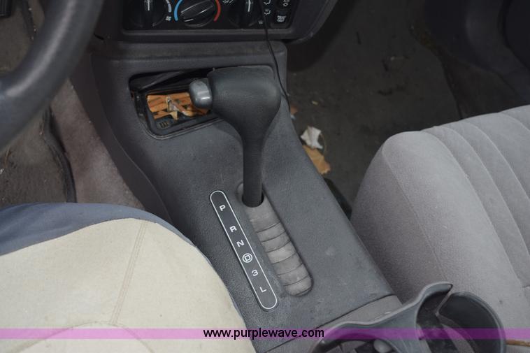 image for item K8924 1995 Dodge Intrepid