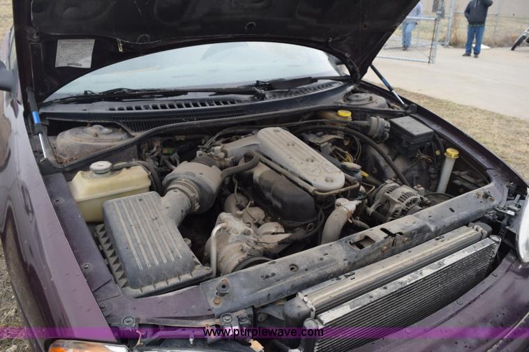 image for item K8924 1995 Dodge Intrepid