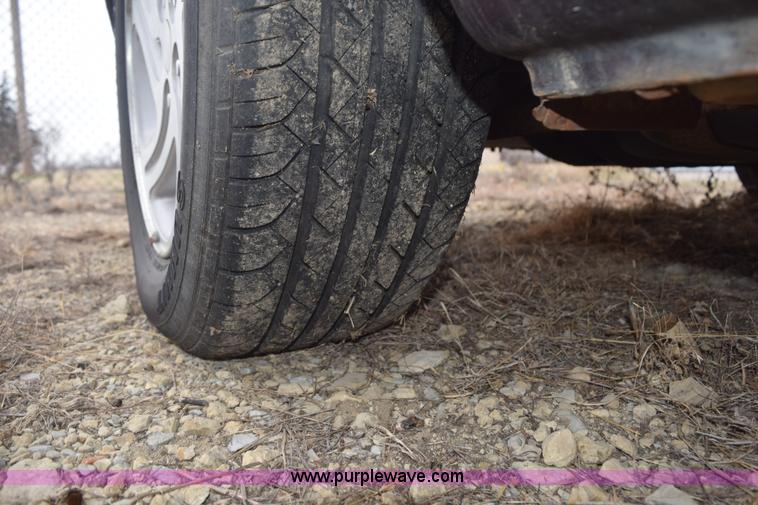 image for item K8924 1995 Dodge Intrepid