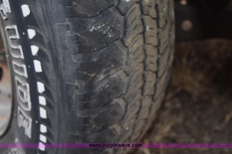 image for item K8925 1993 Ford F150 XL pickup truck