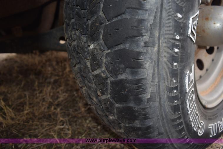 image for item K8925 1993 Ford F150 XL pickup truck