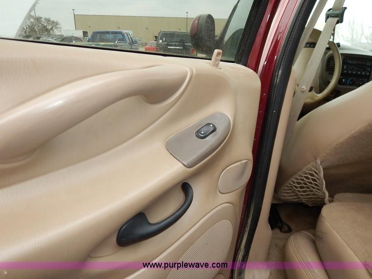 image for item K8928 1997 Ford Expedition SUV