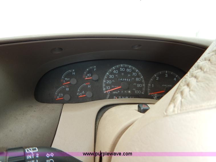 image for item K8928 1997 Ford Expedition SUV