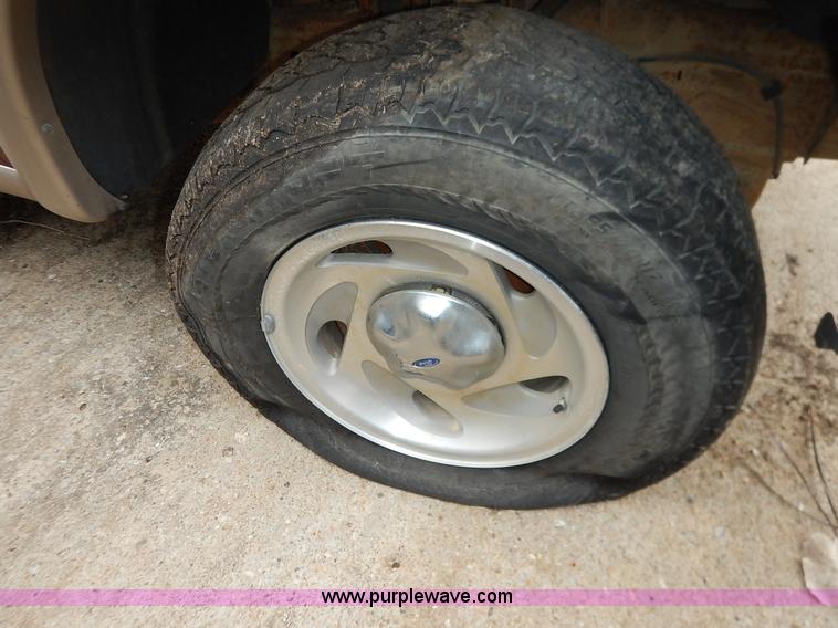 image for item K8928 1997 Ford Expedition SUV