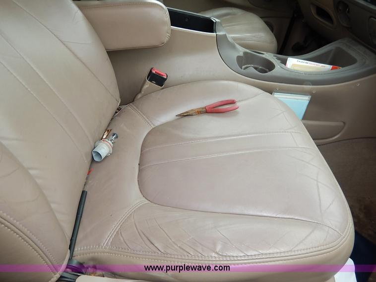 image for item K8928 1997 Ford Expedition SUV