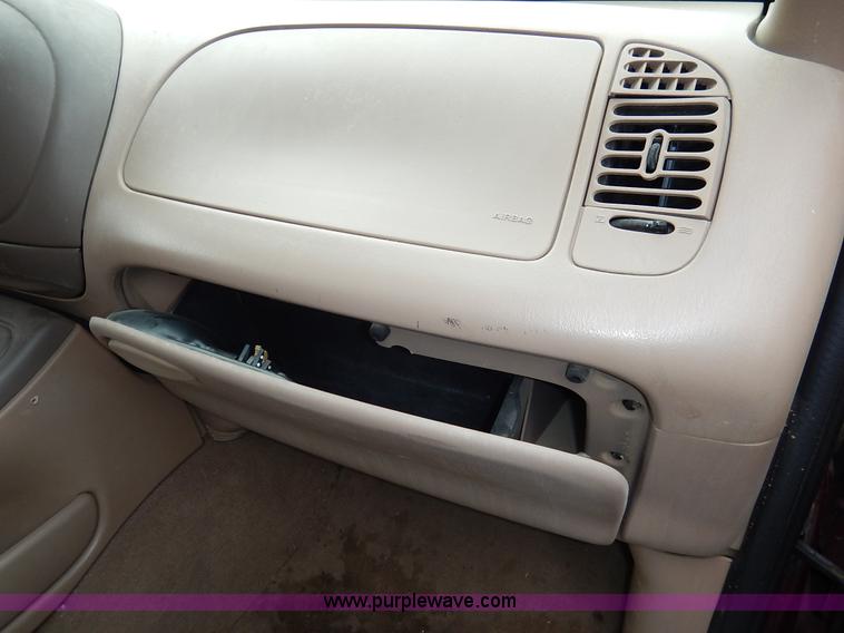 image for item K8928 1997 Ford Expedition SUV