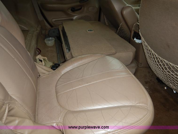image for item K8928 1997 Ford Expedition SUV