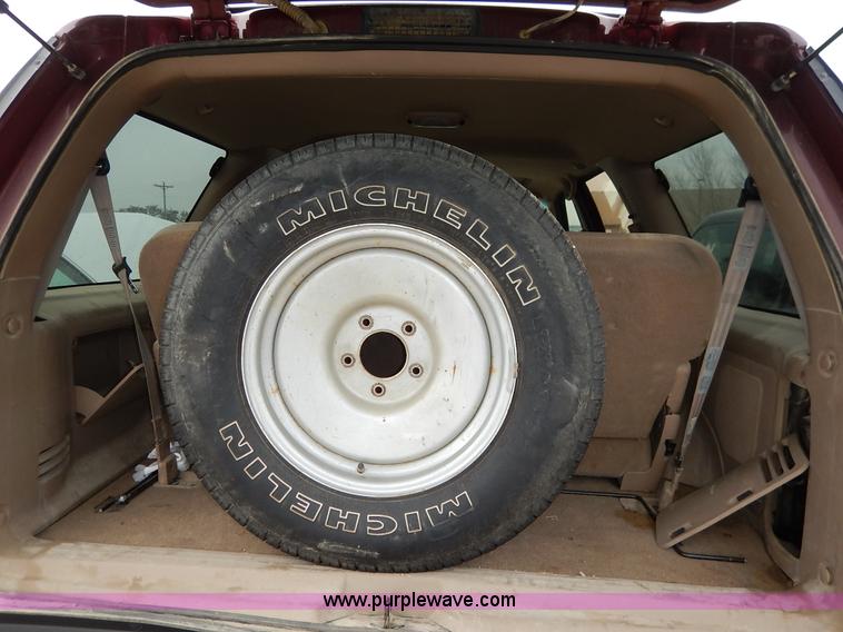 image for item K8928 1997 Ford Expedition SUV