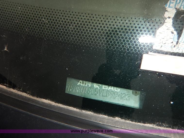 image for item K8928 1997 Ford Expedition SUV