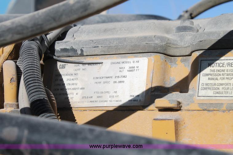 image for item AO9538 2003 Freightliner Columbia semi truck