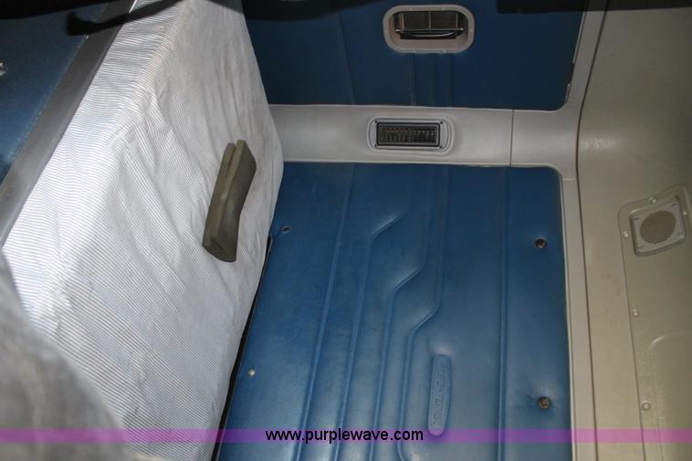 image for item AO9538 2003 Freightliner Columbia semi truck