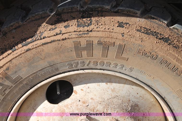 image for item AO9539 1999 Peterbilt 377 semi truck