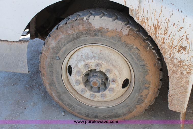 image for item AO9539 1999 Peterbilt 377 semi truck