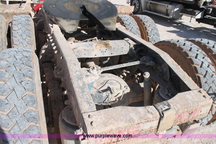 image for item AO9539 1999 Peterbilt 377 semi truck