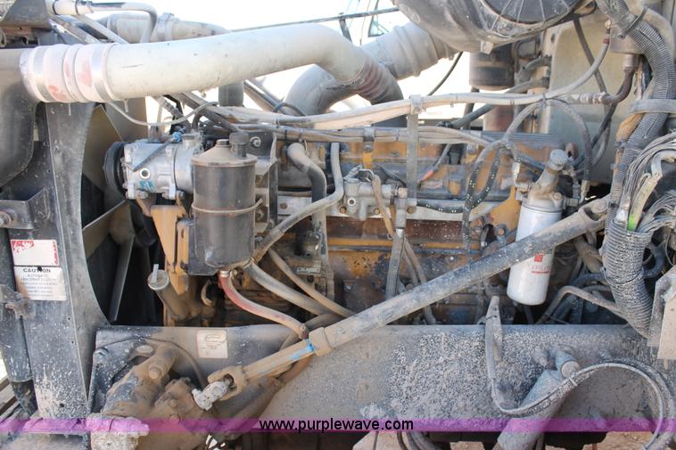 image for item AO9539 1999 Peterbilt 377 semi truck