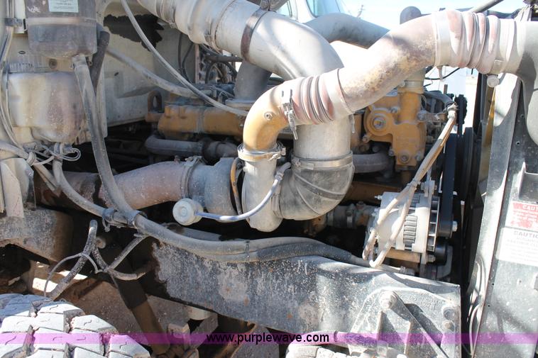 image for item AO9539 1999 Peterbilt 377 semi truck