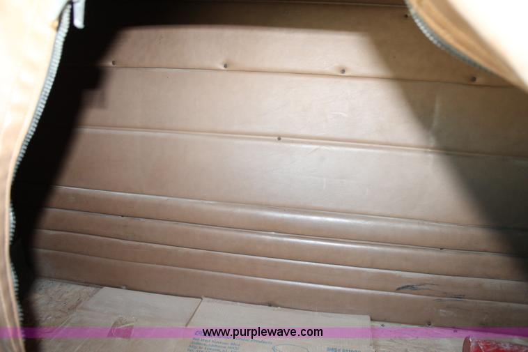 image for item AO9539 1999 Peterbilt 377 semi truck