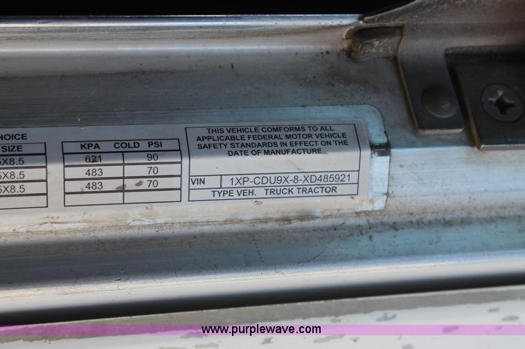 image for item AO9539 1999 Peterbilt 377 semi truck