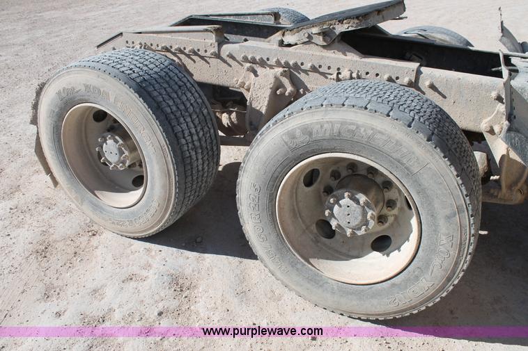 image for item AO9540 2003 Freightliner Century Class ST120 semi truck