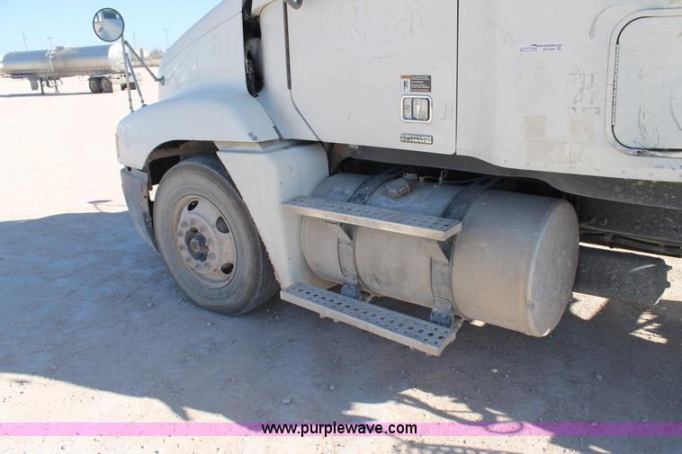 image for item AO9540 2003 Freightliner Century Class ST120 semi truck