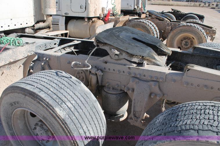 image for item AO9540 2003 Freightliner Century Class ST120 semi truck