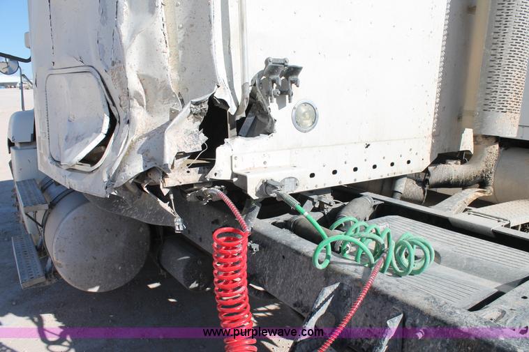 image for item AO9540 2003 Freightliner Century Class ST120 semi truck