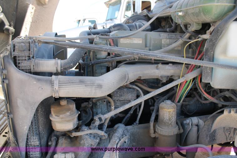 image for item AO9540 2003 Freightliner Century Class ST120 semi truck