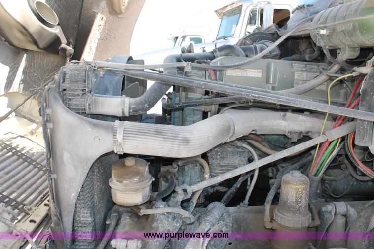 image for item AO9540 2003 Freightliner Century Class ST120 semi truck