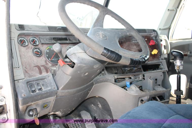 image for item AO9540 2003 Freightliner Century Class ST120 semi truck