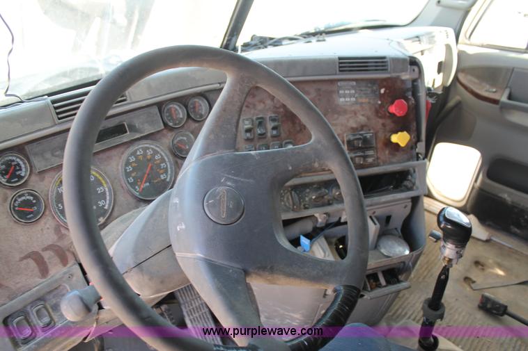 image for item AO9540 2003 Freightliner Century Class ST120 semi truck