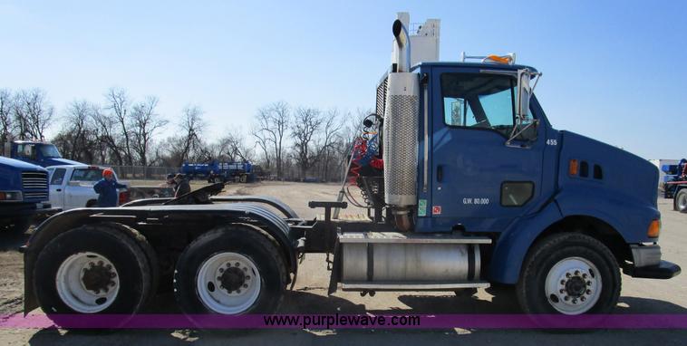 image for item D2352 1998 Ford AT9513 semi truck