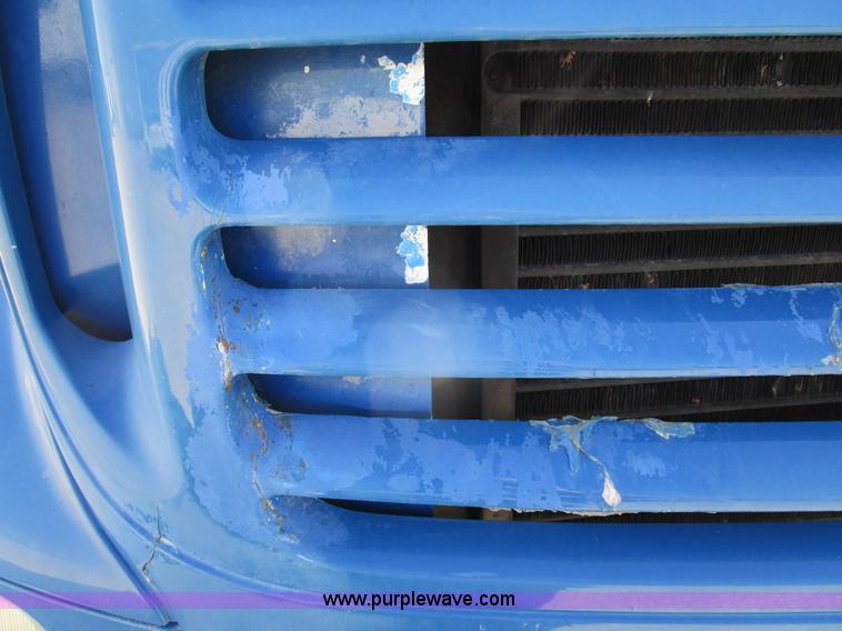 image for item D2352 1998 Ford AT9513 semi truck