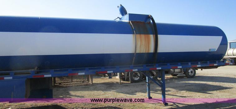 image for item D2353 2005 shop built tank trailer