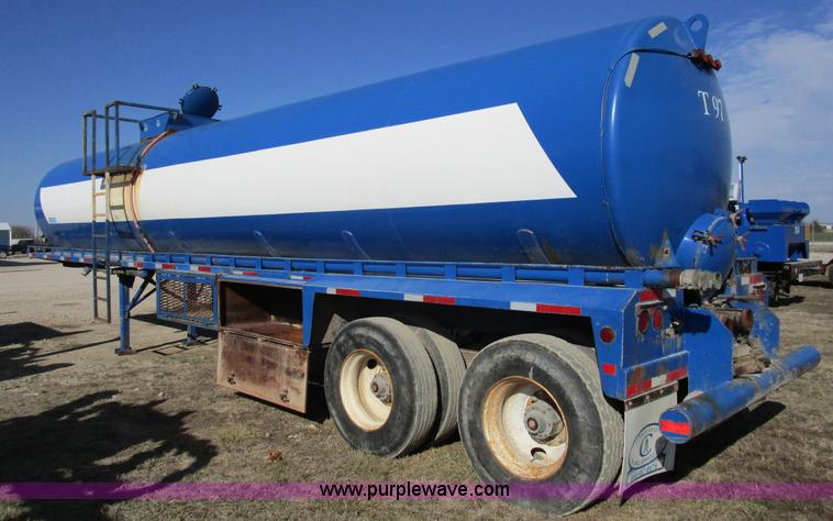 image for item D2353 2005 shop built tank trailer