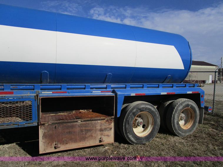 image for item D2353 2005 shop built tank trailer