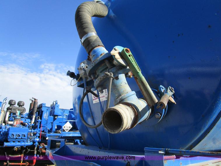 image for item D2353 2005 shop built tank trailer