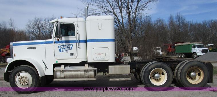 image for item D2366 1988 Freightliner FLC-64T semi truck
