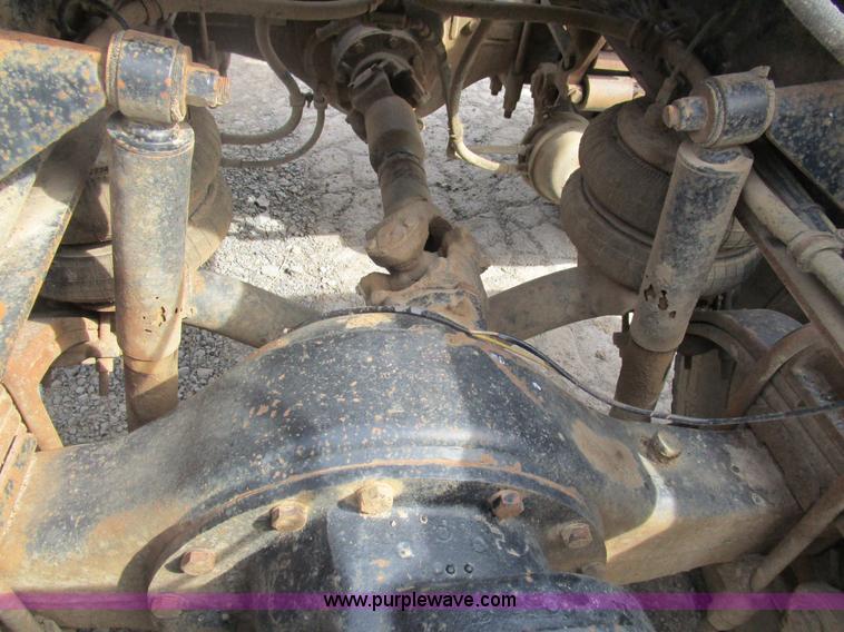 image for item D2366 1988 Freightliner FLC-64T semi truck