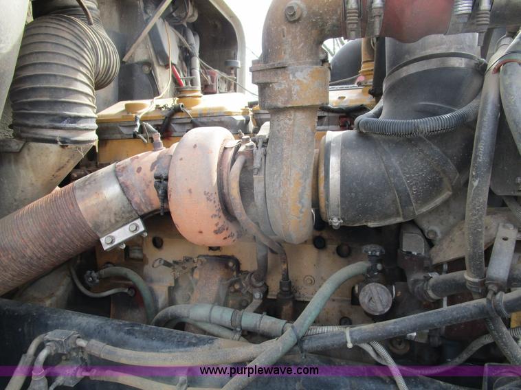 image for item D2366 1988 Freightliner FLC-64T semi truck