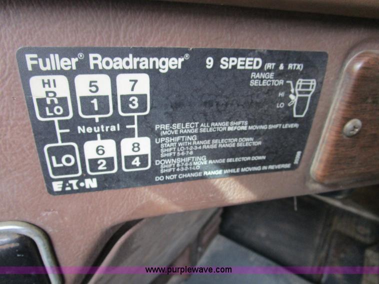 image for item D2366 1988 Freightliner FLC-64T semi truck