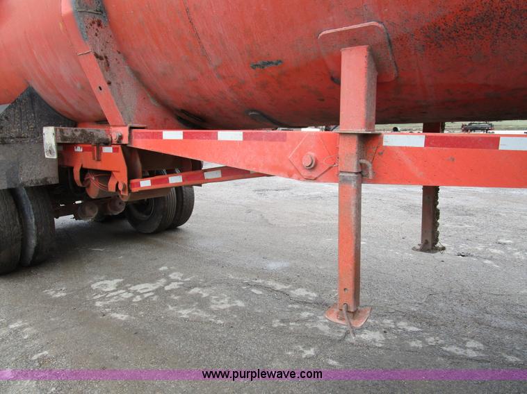 image for item D2368 1999 Clement end dump trailer