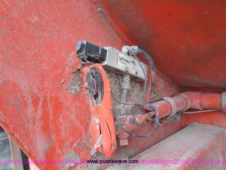 image for item D2368 1999 Clement end dump trailer