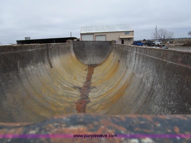 image for item D2368 1999 Clement end dump trailer